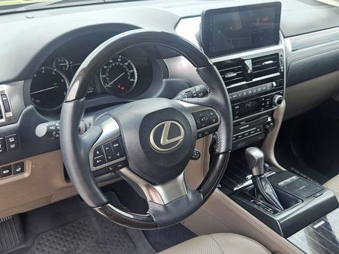 Used 2023 Lexus GX 460 Luxury w/ Sport Design Package AWD/4WD image 36