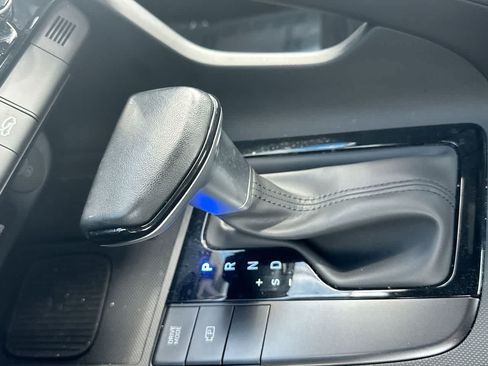 Used 2025 Hyundai Elantra Sport FWD image 21