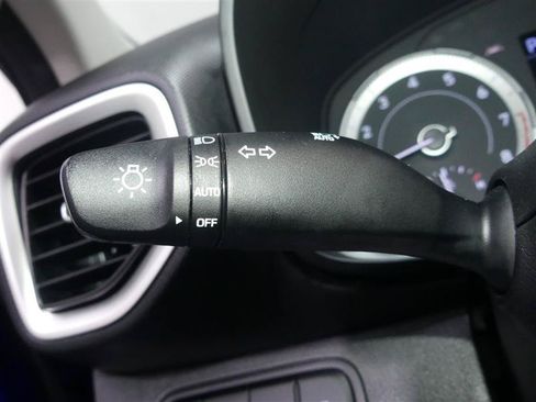 Used 2022 Hyundai Venue SEL FWD image 34