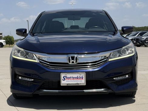 Used 2017 Honda Accord Sport image 7