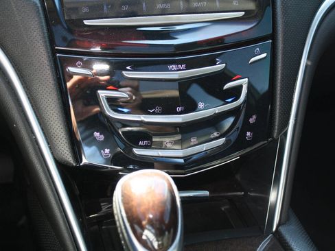 Used 2013 Cadillac XTS Premium FWD image 11