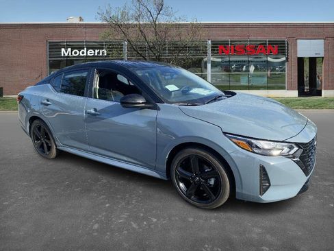 New 2025 Nissan Sentra SR image 5