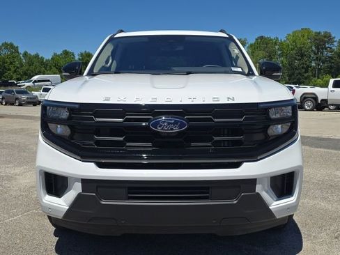 Used 2025 Ford Expedition Active AWD/4WD image 8