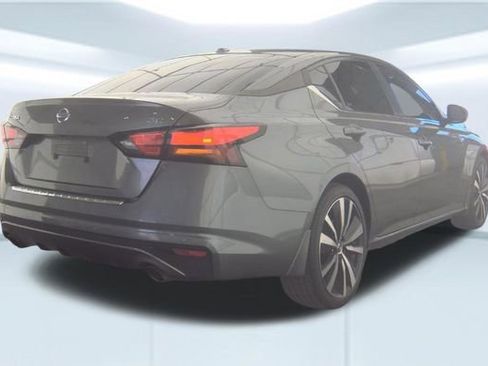 Used 2022 Nissan Altima 2.5 SR FWD image 4