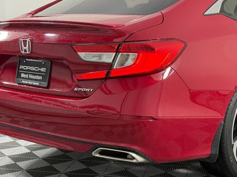 Used 2018 Honda Accord Sport image 13