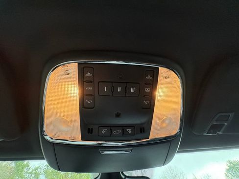 Used 2022 Jeep Grand Cherokee Limited image 35