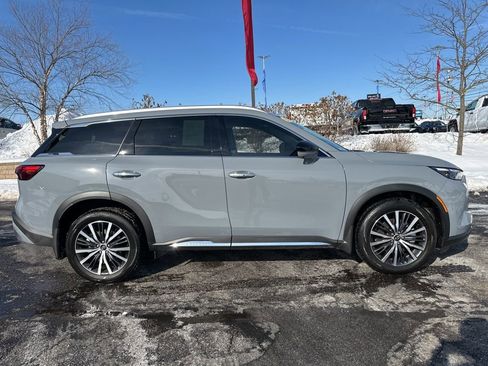 Used 2025 INFINITI QX60 Sensory w/ Vision Package image 16