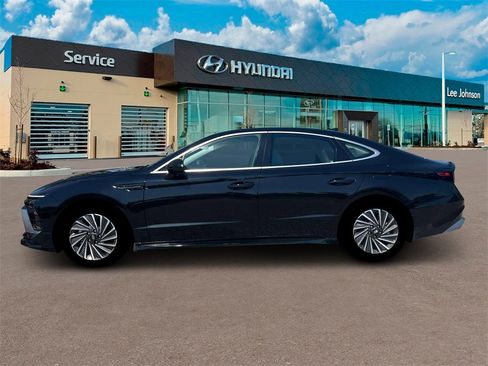 New 2025 Hyundai Sonata SEL image 3