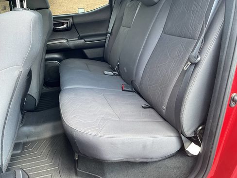 Used 2017 Toyota Tacoma TRD Off-Road image 47