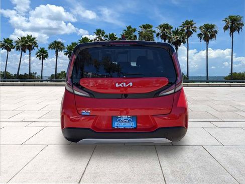 Used 2023 Kia Soul LX image 7