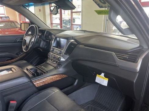 Used 2018 Chevrolet Suburban Premier image 30