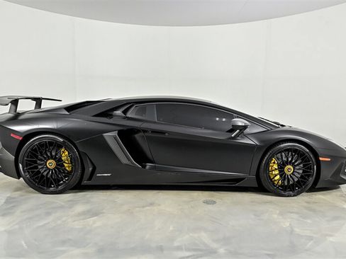 Used 2017 Lamborghini Aventador LP 750-4 Superveloce AWD/4WD image 10