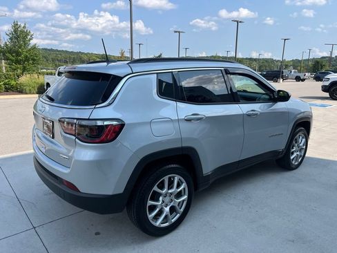 Used 2024 Jeep Compass Latitude w/ Sun and Sound Group AWD/4WD image 22
