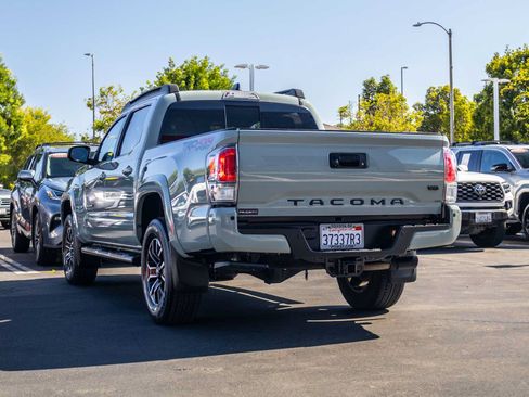 Certified 2022 Toyota Tacoma TRD Sport w/ Technology Package AWD/4WD image 9