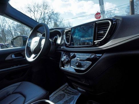 New 2026 Chrysler Pacifica Select image 43