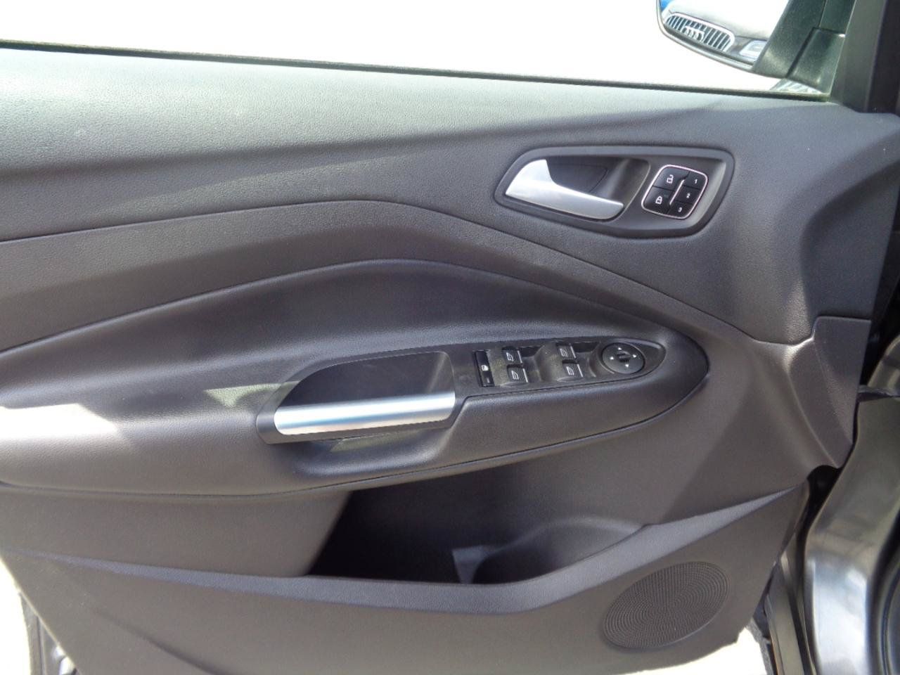 Used 2017 Ford Escape Titanium AWD/4WD image 20