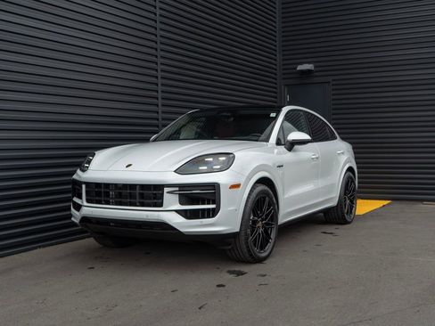 New 2026 Porsche Cayenne E-Hybrid Coupe AWD/4WD image 1