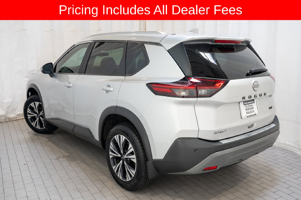 Used 2023 Nissan Rogue SV w/ SV Premium B Package FWD image 3