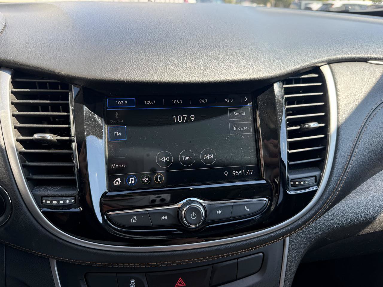 Used 2019 Chevrolet Trax LT w/ LT Convenience Package FWD image 13