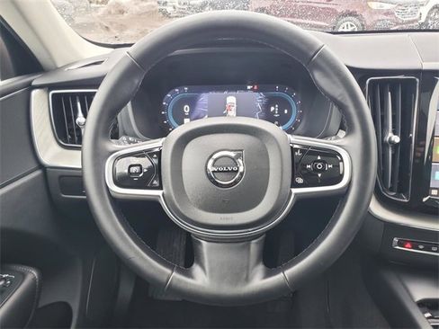 Used 2025 Volvo XC60 B5 Plus image 31