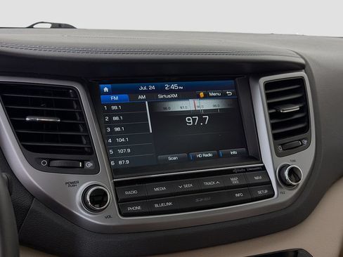 Used 2016 Hyundai Tucson Limited w/ Option Group 03 FWD image 18