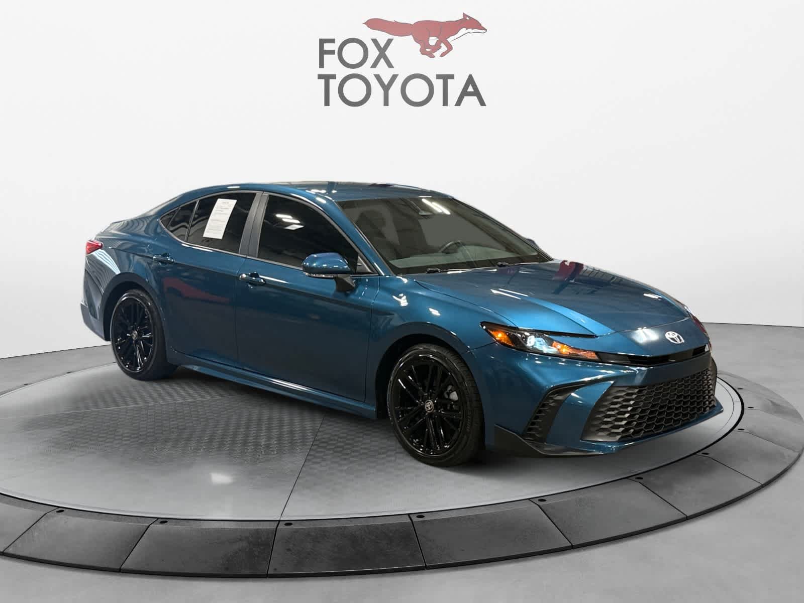 Used 2025 Toyota Camry SE FWD image 8
