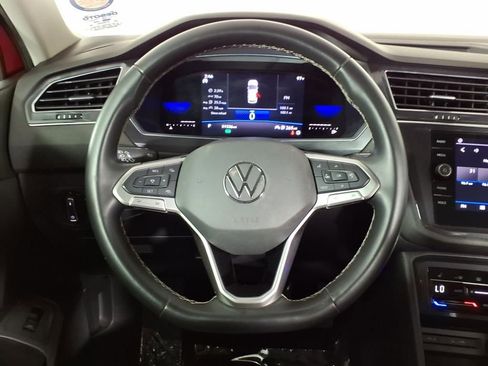 Used 2022 Volkswagen Tiguan SE image 25