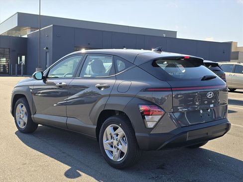 New 2026 Hyundai Kona SE image 5