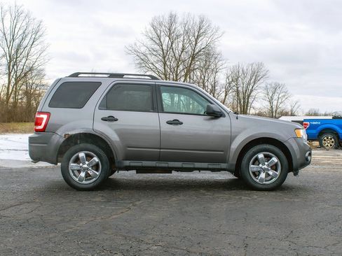 Used 2011 Ford Escape XLT w/ 201A Rapid Spec Order Code image 3