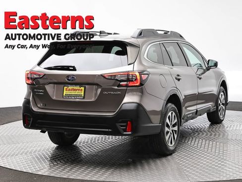 Used 2022 Subaru Outback Premium image 5