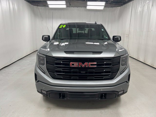 Used 2024 GMC Sierra 1500 Elevation w/ Elevation Premium Package AWD/4WD image 3