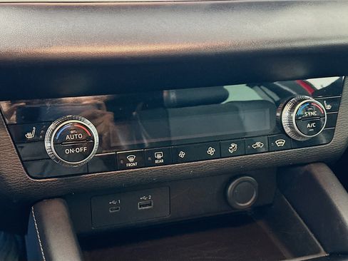 Used 2023 Mitsubishi Outlander SE image 24