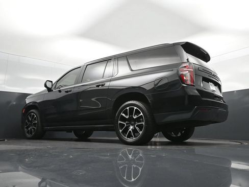Used 2023 Chevrolet Suburban RST w/ Luxury Package AWD/4WD image 41