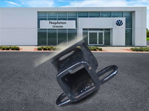 Used 2021 Ford Explorer XLT w/ Equipment Group 202A image 6