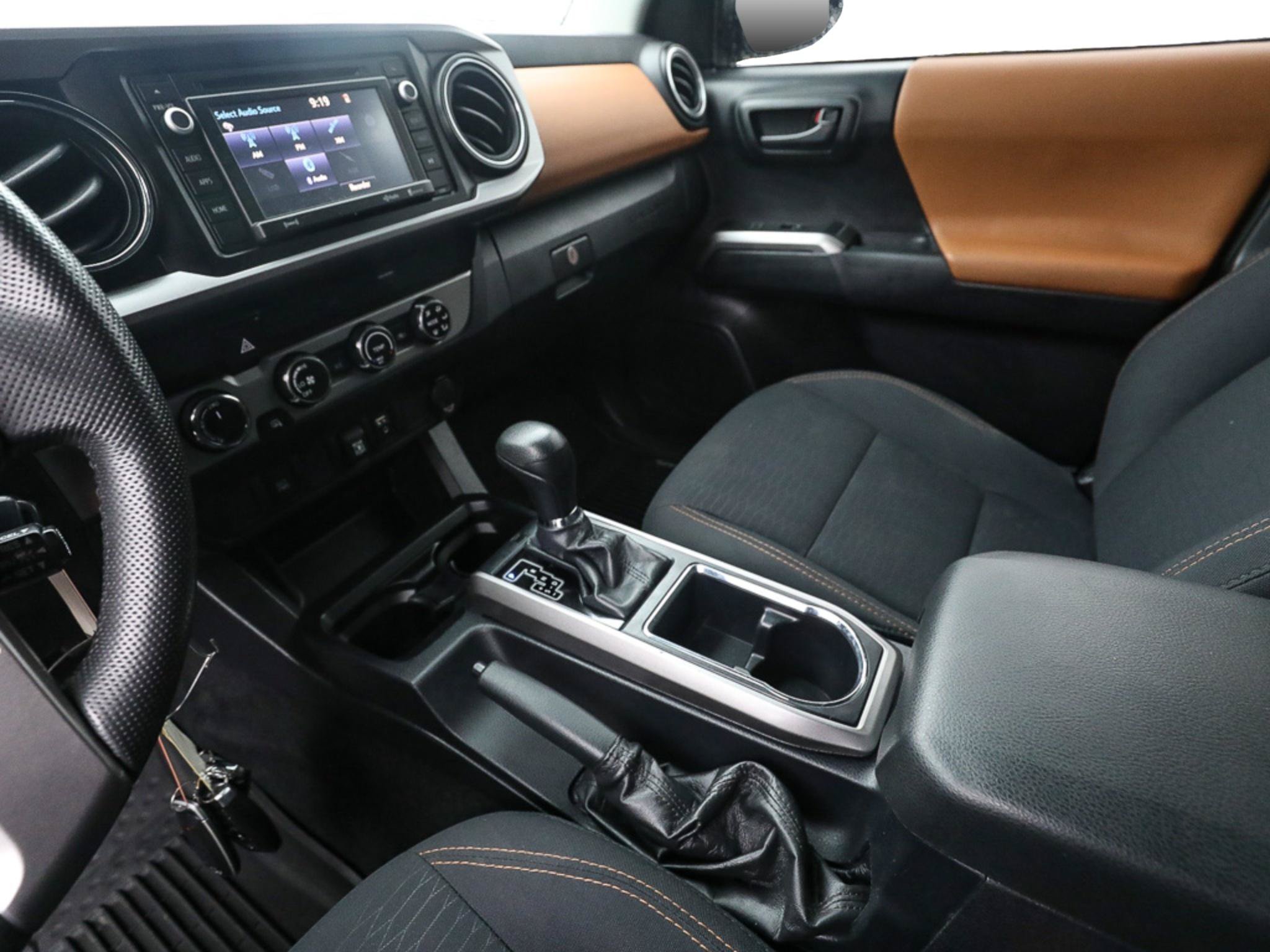 Used 2019 Toyota Tacoma SR5 AWD/4WD image 20