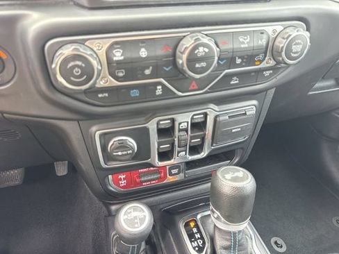 Used 2022 Jeep Wrangler Unlimited Rubicon 4xe w/ Cold Weather Group AWD/4WD image 28
