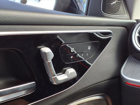 Used 2022 Mercedes-Benz C 300 Sedan image 32