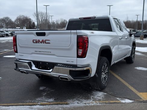 Used 2022 GMC Sierra 1500 SLE w/ X31 Off-Road Package image 5