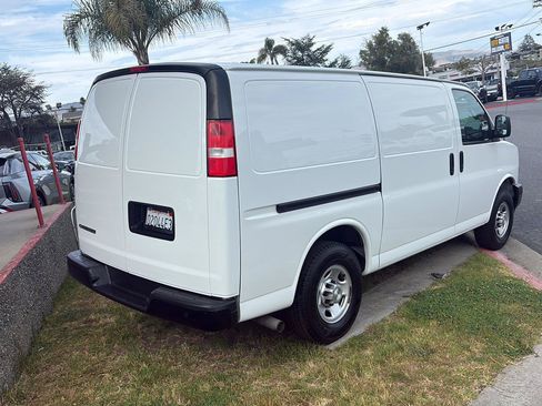 Used 2021 Chevrolet Express 2500 w/ Driver Convenience Package RWD image 4