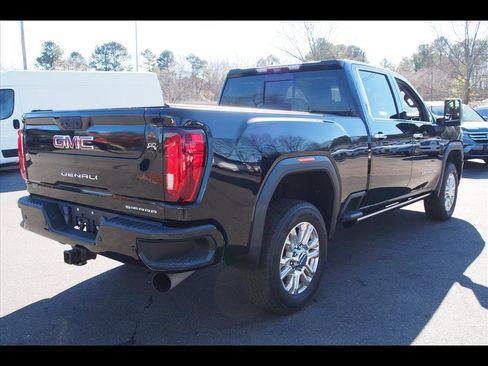 Used 2021 GMC Sierra 2500 Denali w/ Denali Black Diamond Edition image 7