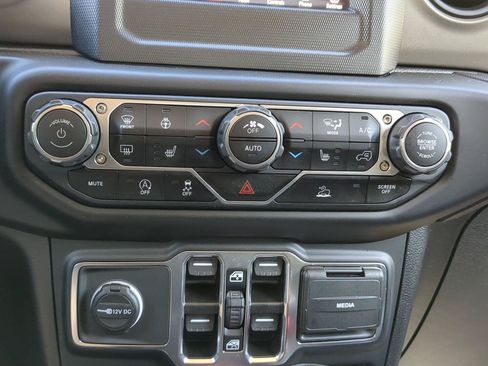 Used 2023 Jeep Wrangler Unlimited Sport AWD/4WD image 17