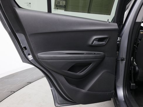 Used 2020 Chevrolet Trax LS w/ Tint and Cruise Package FWD image 23