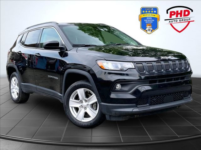 Used 2022 Jeep Compass Latitude w/ Sun and Sound Group AWD/4WD image 1