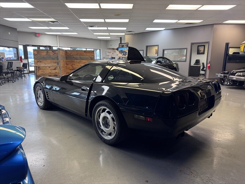 Used 1991 Chevrolet Corvette ZR-1 RWD image 3