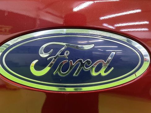 Used 2015 Ford F150 XLT w/ Equipment Group 302A Luxury AWD/4WD image 12