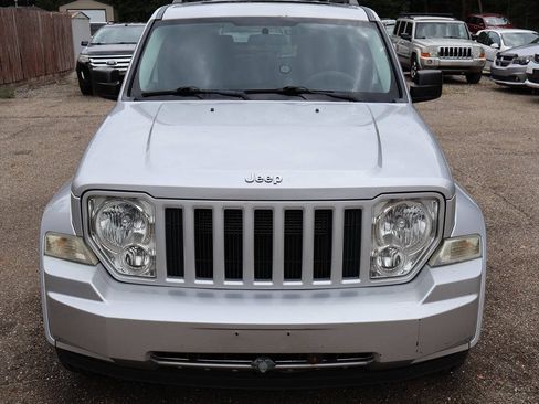 Used 2009 Jeep Liberty Rocky Mountain AWD/4WD image 3