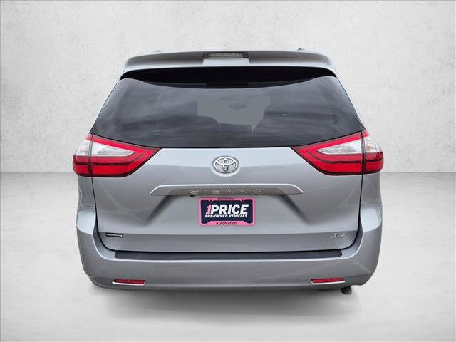 Used 2015 Toyota Sienna XLE FWD image 7