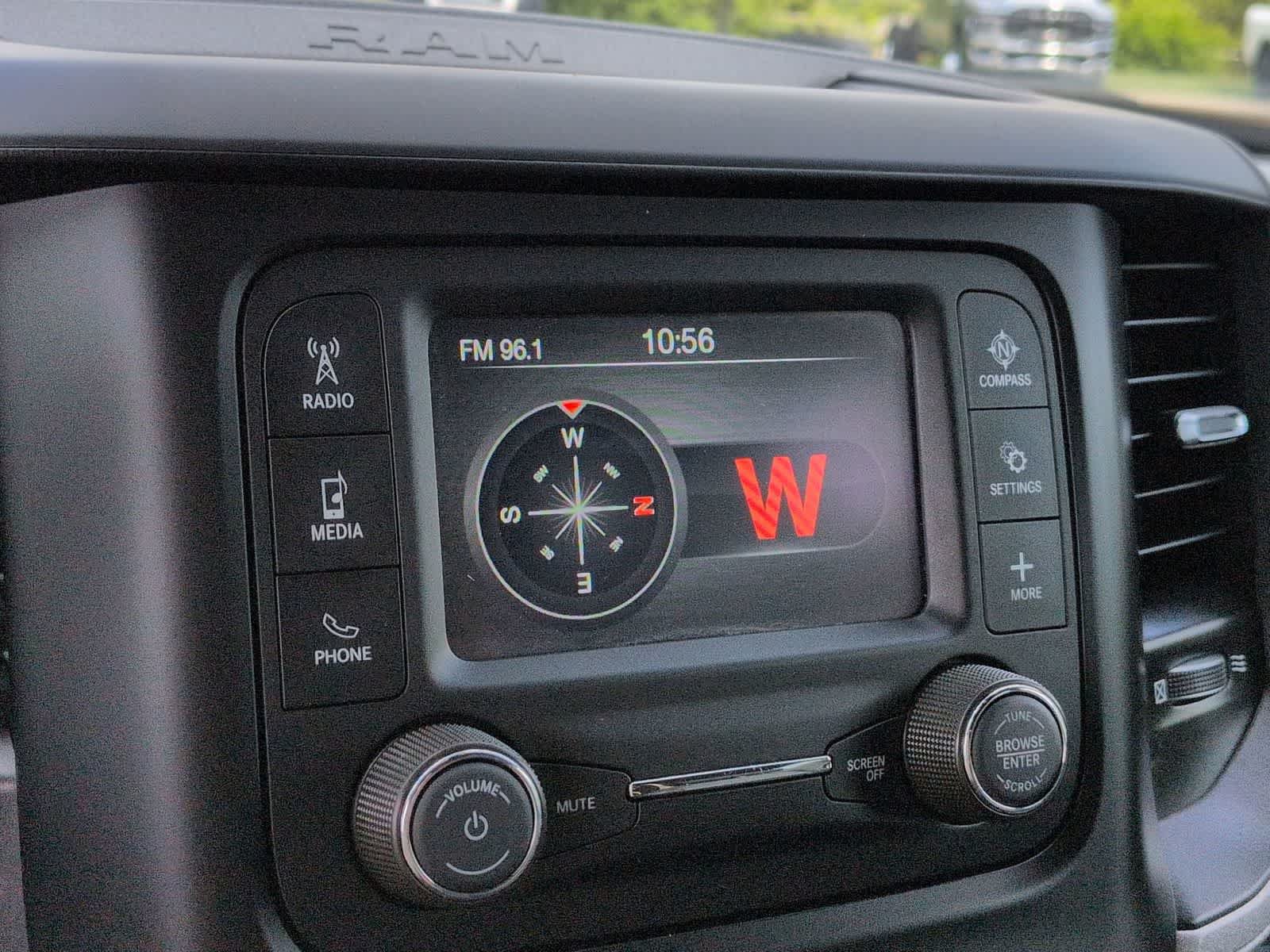 Used 2024 RAM 5500 Tradesman w/ Chrome Appearance Group AWD/4WD image 29