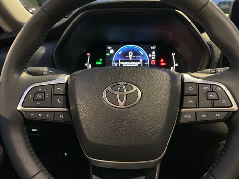 Used 2025 Toyota Grand Highlander AWD Hybrid image 16