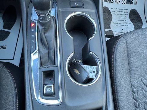 Used 2022 Chevrolet Equinox LT image 9